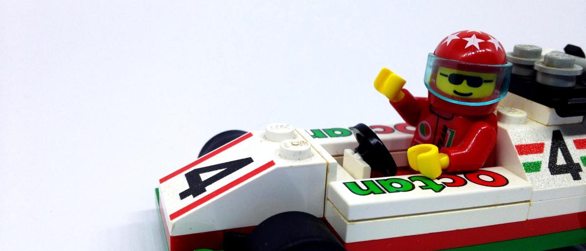 lego-race-car