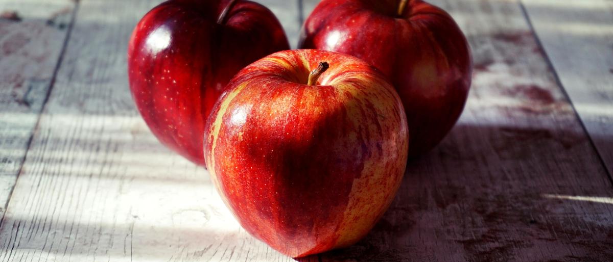 three-apples