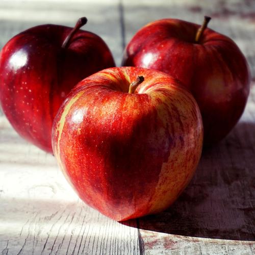 three-apples